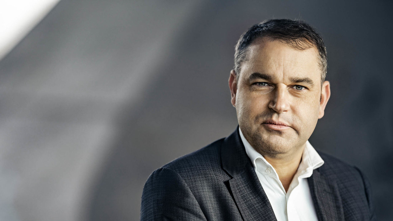 Mojmír Hampl
